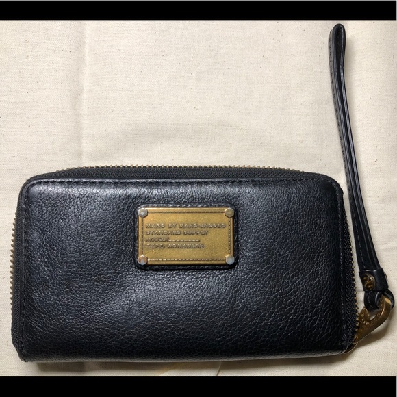 Marc jacobs wristlet wallet Clearance